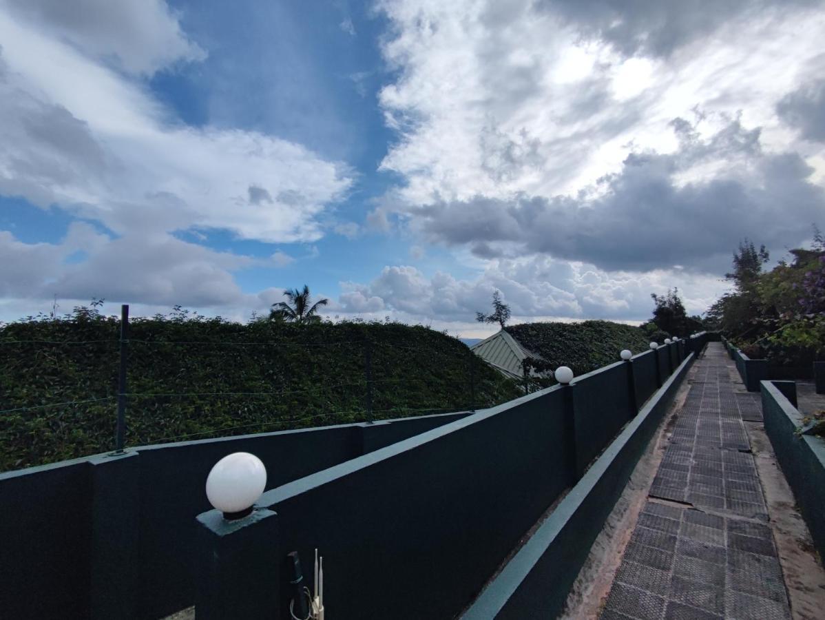 Munnar Tea Hills Resort - Mthr Ngoại thất bức ảnh