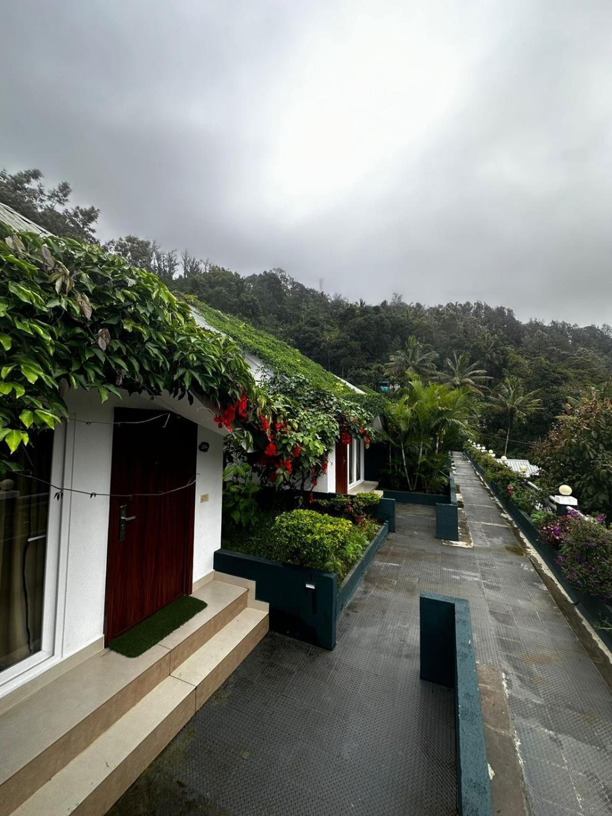 Munnar Tea Hills Resort - Mthr Ngoại thất bức ảnh