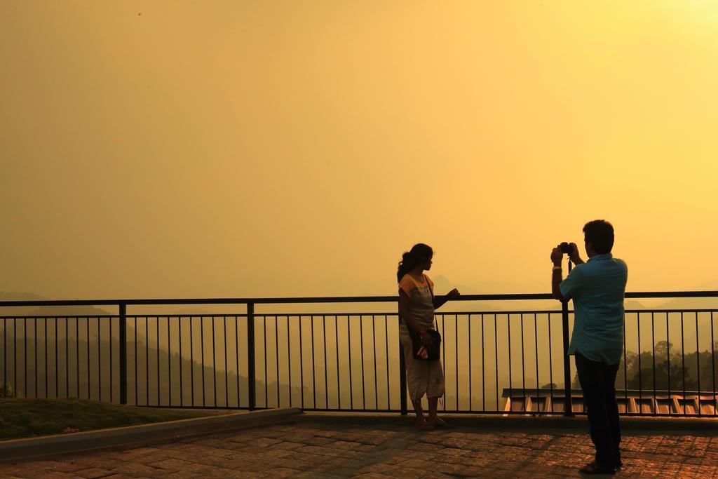 Munnar Tea Hills Resort - Mthr Ngoại thất bức ảnh