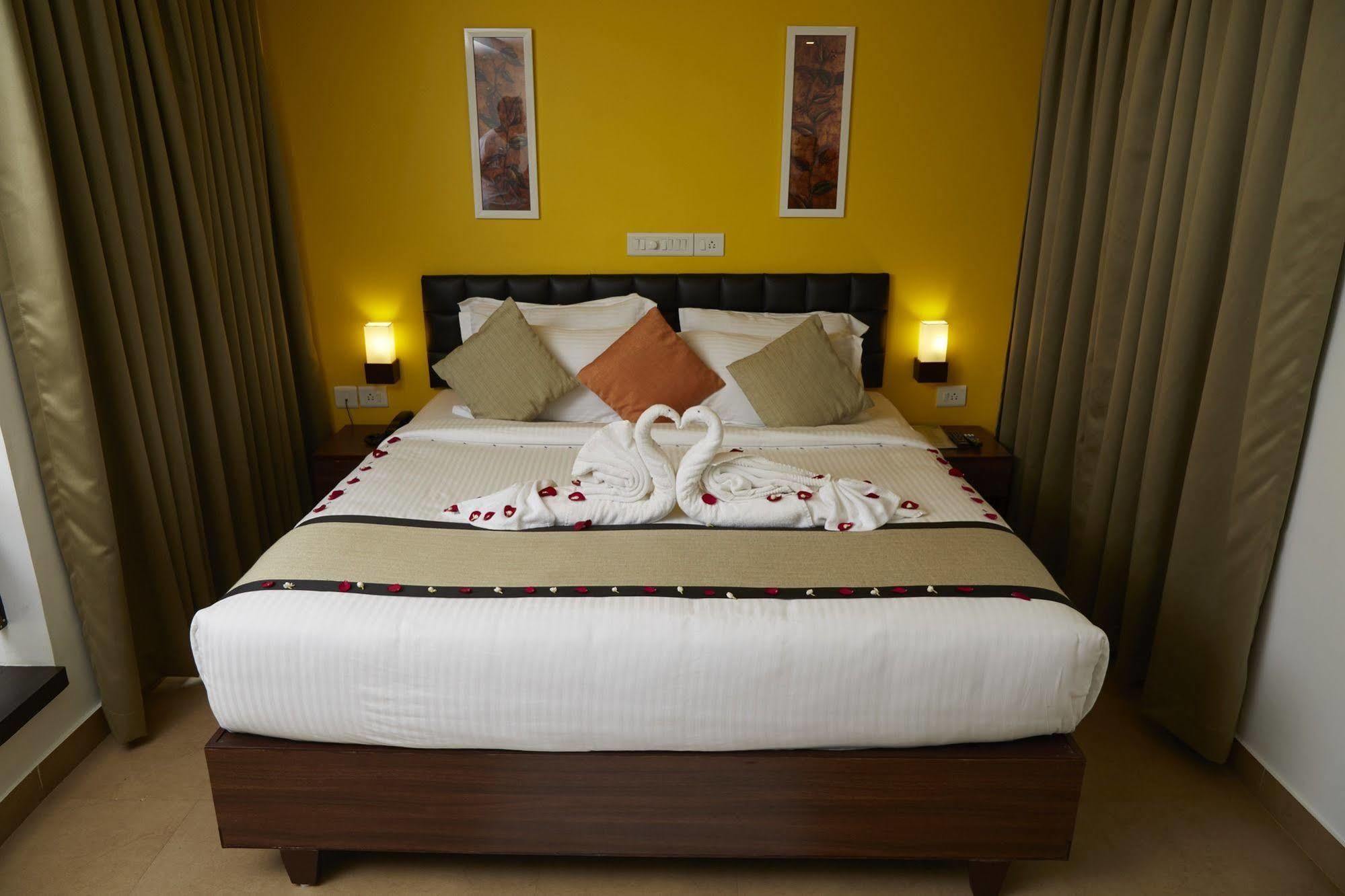 Munnar Tea Hills Resort - Mthr Ngoại thất bức ảnh